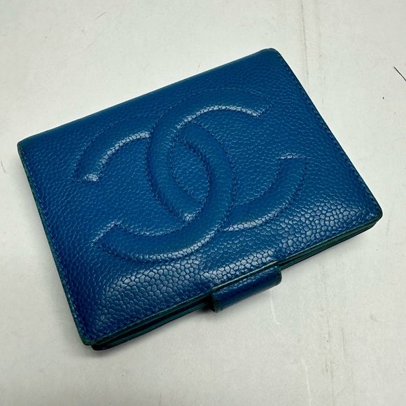 CHANEL Blue Wallet - Picture 1 of 4